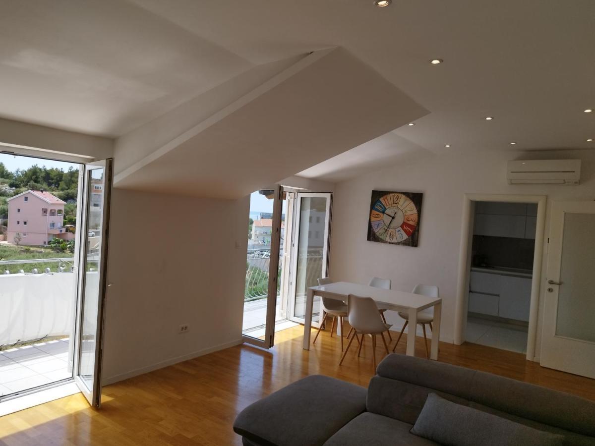 Apartment Nina ポドストラナ エクステリア 写真